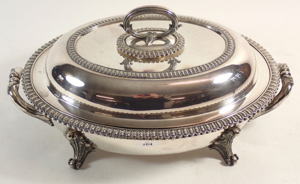 An Elkngtons silver-plated large entree dish with liner and cover