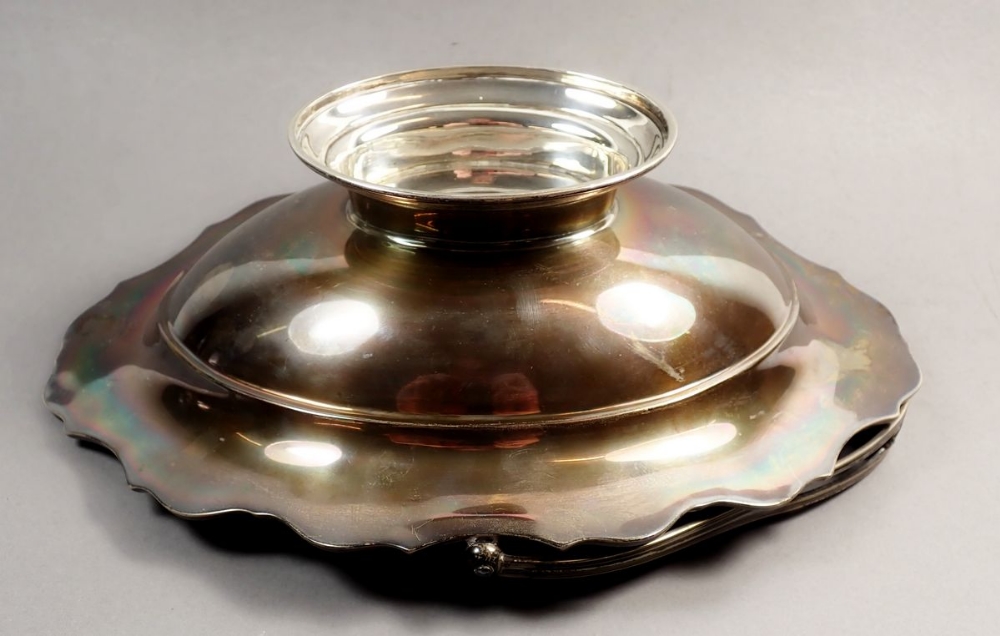 A silver cake basket, Chester 1815, 466g - Image 2 of 2