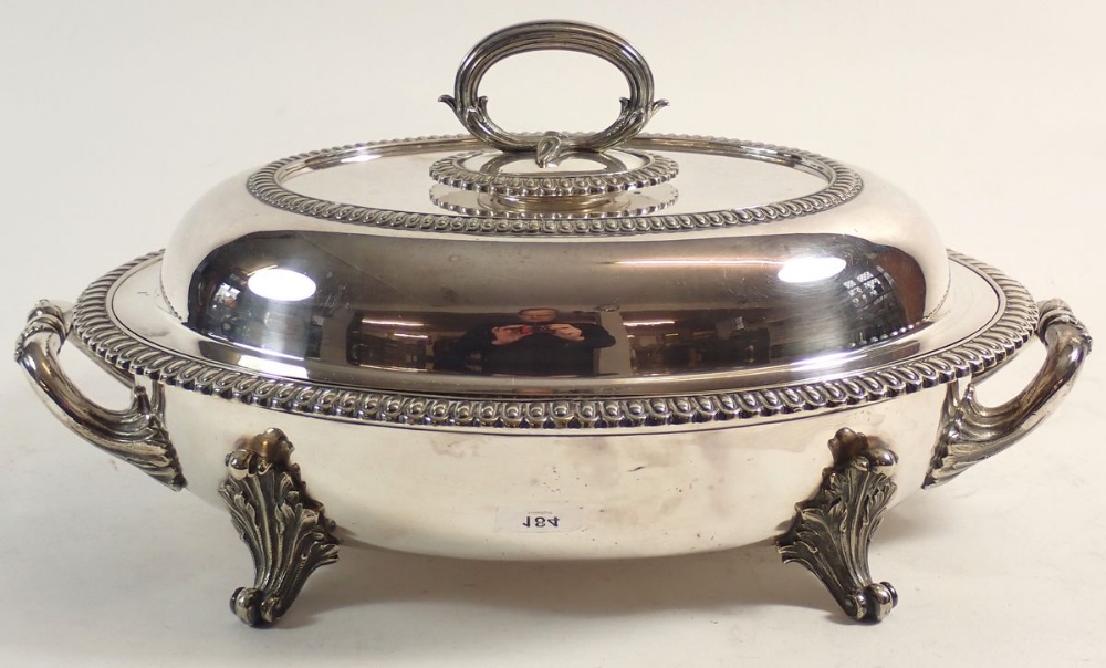 An Elkngtons silver-plated large entree dish with liner and cover - Image 2 of 2