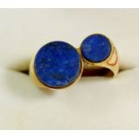 A gold ring set lapis lazuli, unmarked, size H, 3.6g