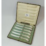 A set of six silver handled tea knives, Sheffield 1906, boxed