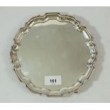 A Mappin & Webb silver pie crust salver on three hoof feet, Sheffield 1937, 279.6g