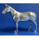 A solid silver statuette of a horse, London 1975, by Albert Edward Jones, 358g