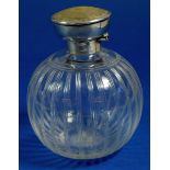 A Victorian glass scent bottle with engraved decoration and silver and tortoiseshell lid, Chester