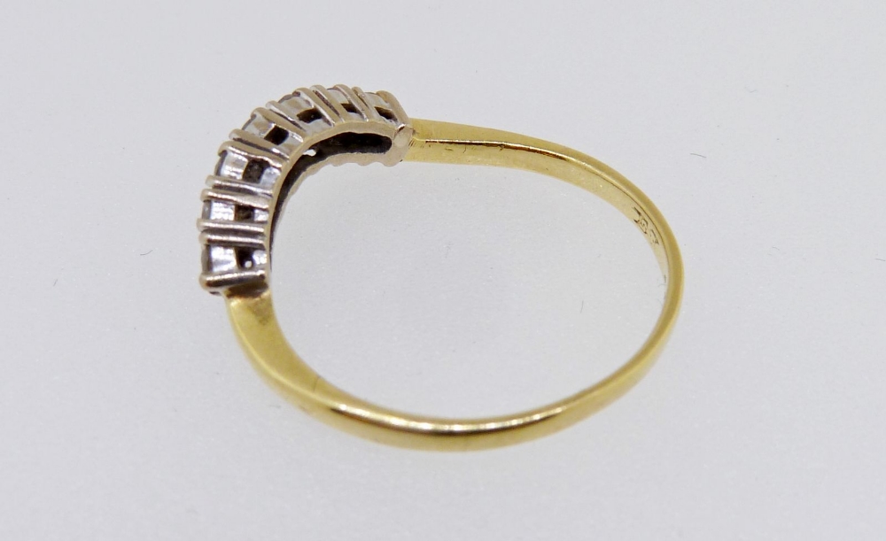 An 18 carat gold ring set curve of seven diamonds, size M - Image 3 of 4