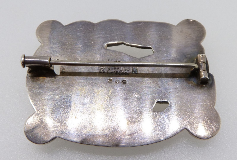 A George Jensen silver dove brooch of rectangular form, with early marks, 4.5 x 3.5 cm - Image 3 of 3