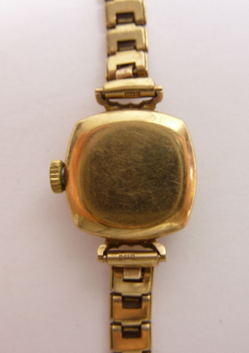 A Tissot 9 carat gold ladies wrist watch - Bild 3 aus 3