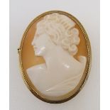 A 15ct gold oval framed cameo brooch