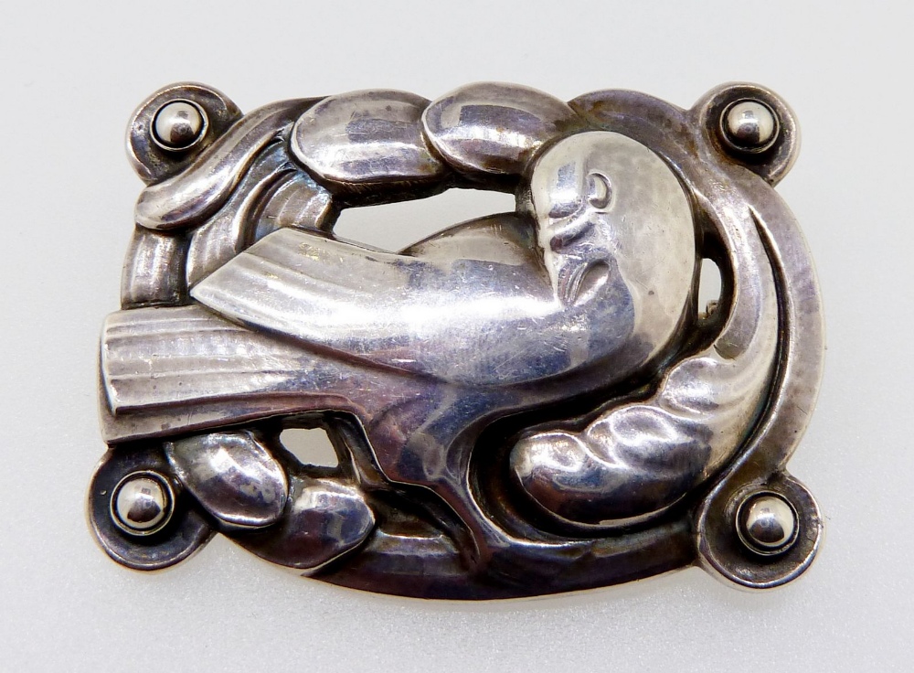 A George Jensen silver dove brooch of rectangular form, with early marks, 4.5 x 3.5 cm - Image 2 of 3