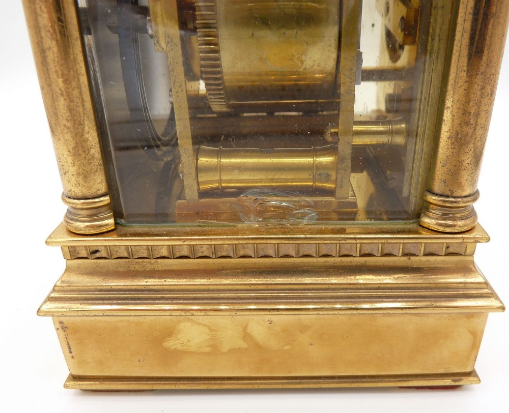 A Victorian brass carriage clock with four columns and repeater striking movement, 16cm to top of - Bild 5 aus 5