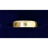 An 18 carat gold wedding band, 3.5g