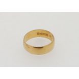 A 22ct gold wedding band, 4g