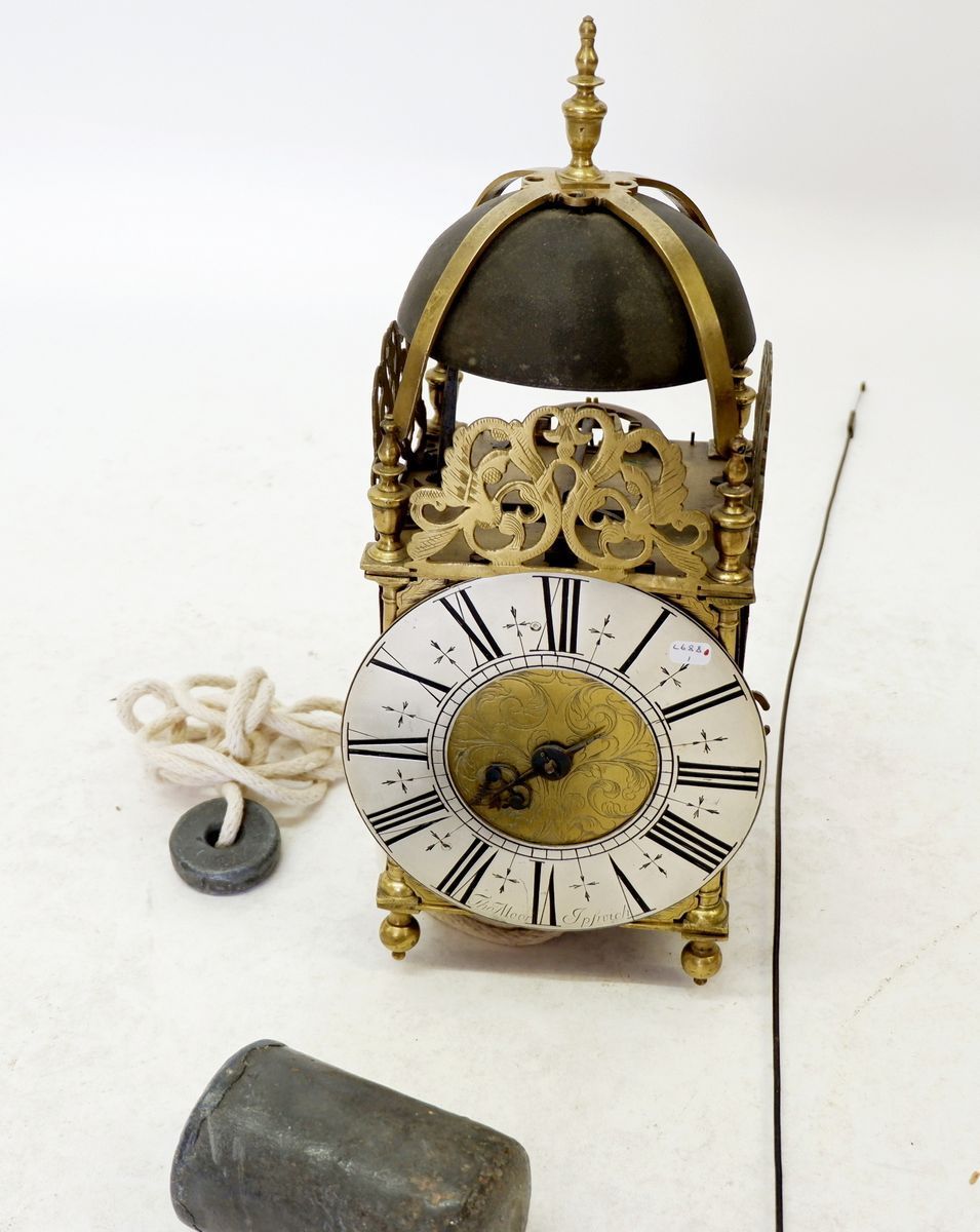 A 20th century Thomas Moore of Ipswich 'hook & spike' brass lantern style clock - Image 2 of 7