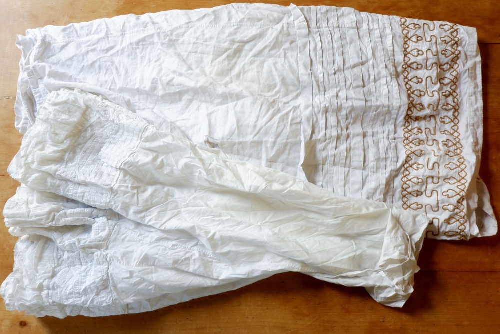 A quantity of Victorian white petticoats, aprons etc. - Image 2 of 5