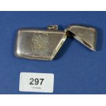 A silver vesta case, Chester 1901 by SL Ltd, 45g