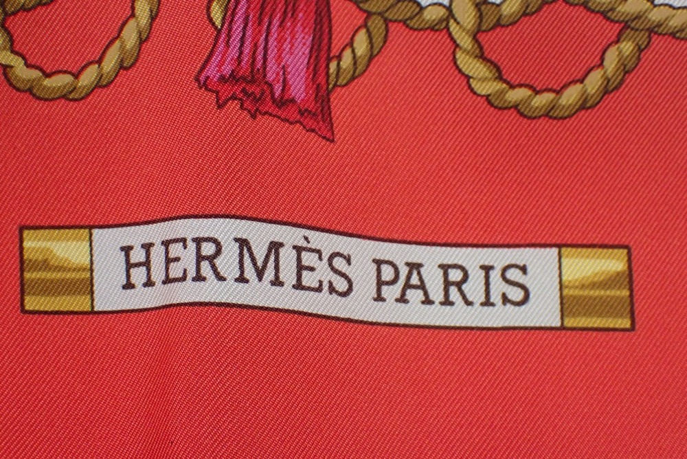 A Hermes scarf printed birds of prey, boxed - Image 7 of 7