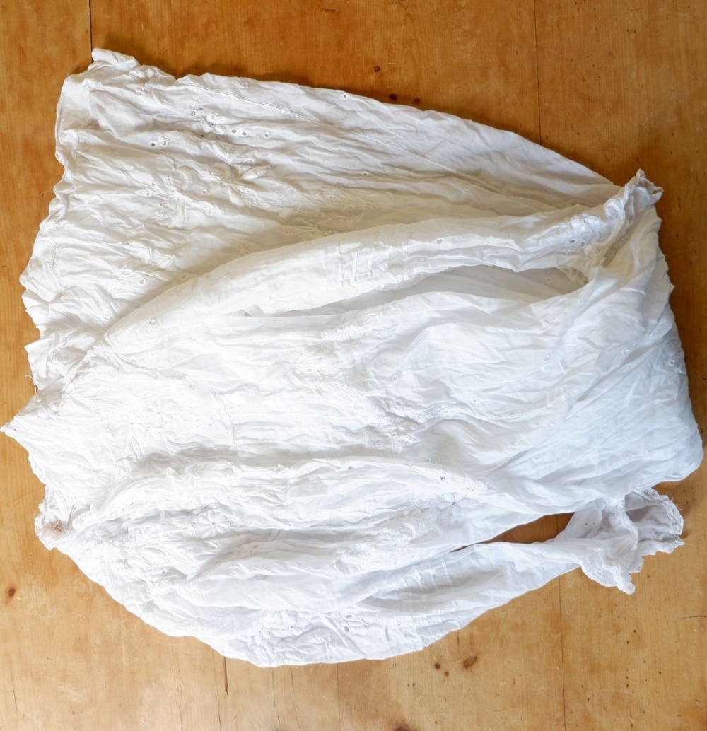 A quantity of Victorian white petticoats, aprons etc. - Image 4 of 5