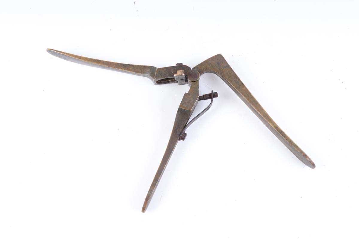 Brass capper decapper by Lightwood & Sons No.4 Rimmed 577(?) - Image 3 of 3