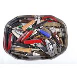 Large quantity of folding pocket knives, various sizes and styles