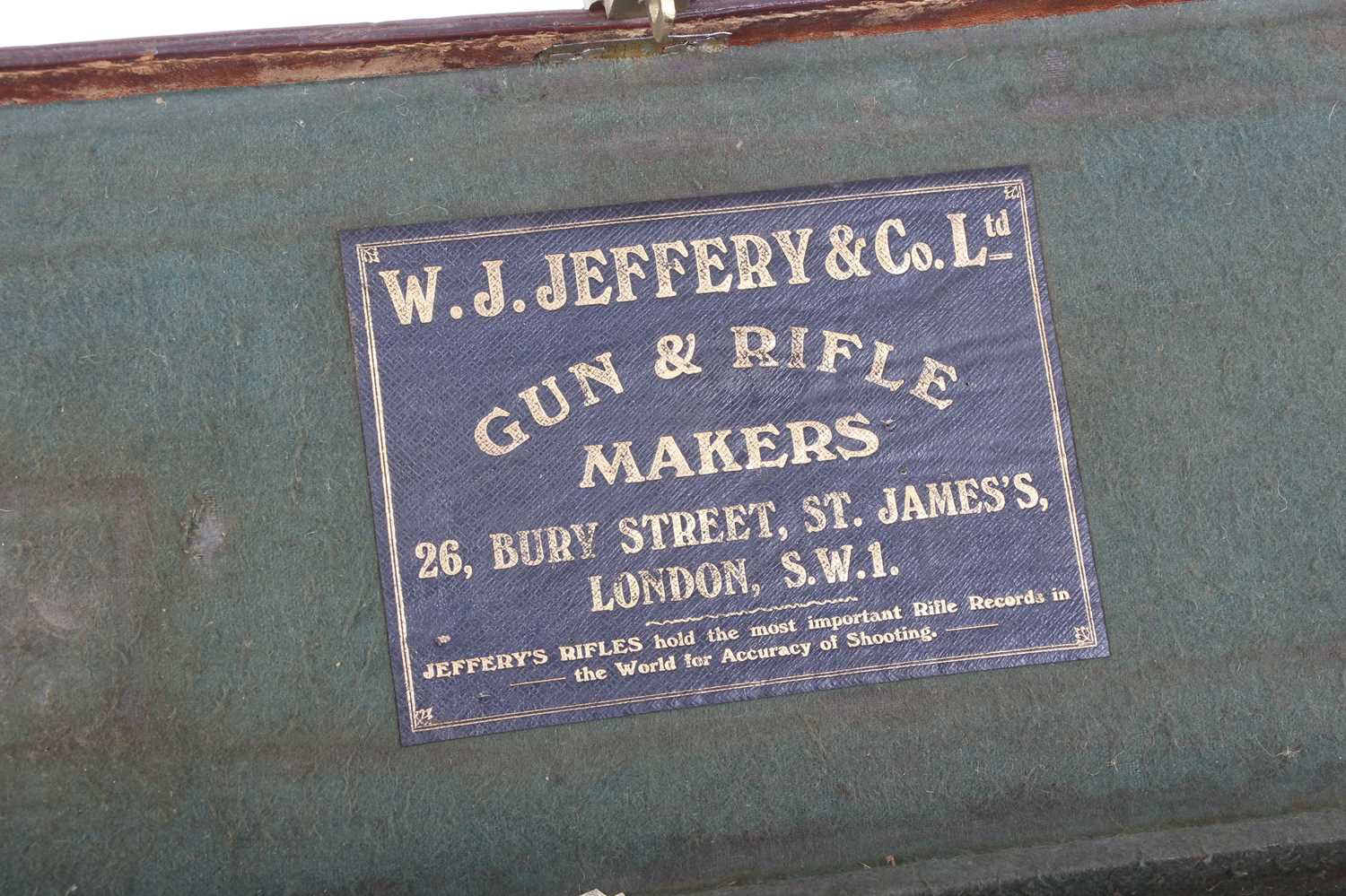 Leather gun case with brass corners, fitted green baize interior for 28 ins barrels and W.J. Jeffery - Image 3 of 4