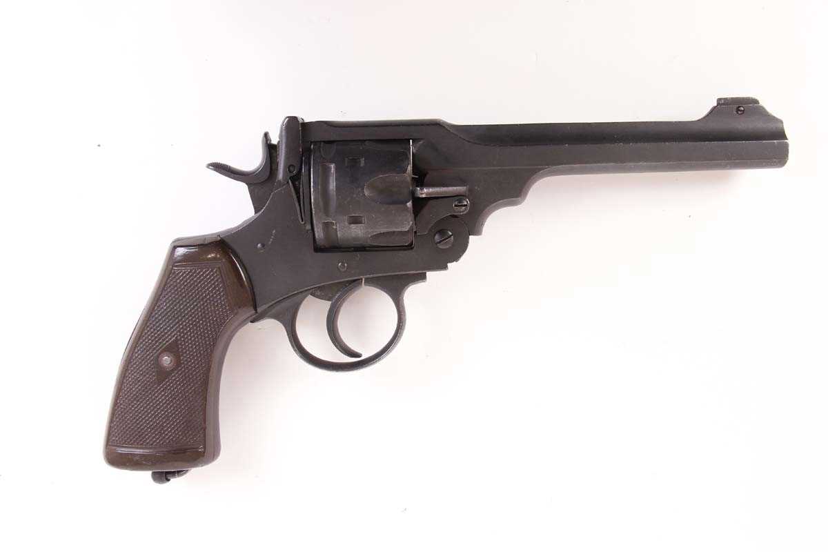 Ⓕ (S5) .455 Webley Mark VI double action service revolver, 6 ins barrel with raised blade sight, 6