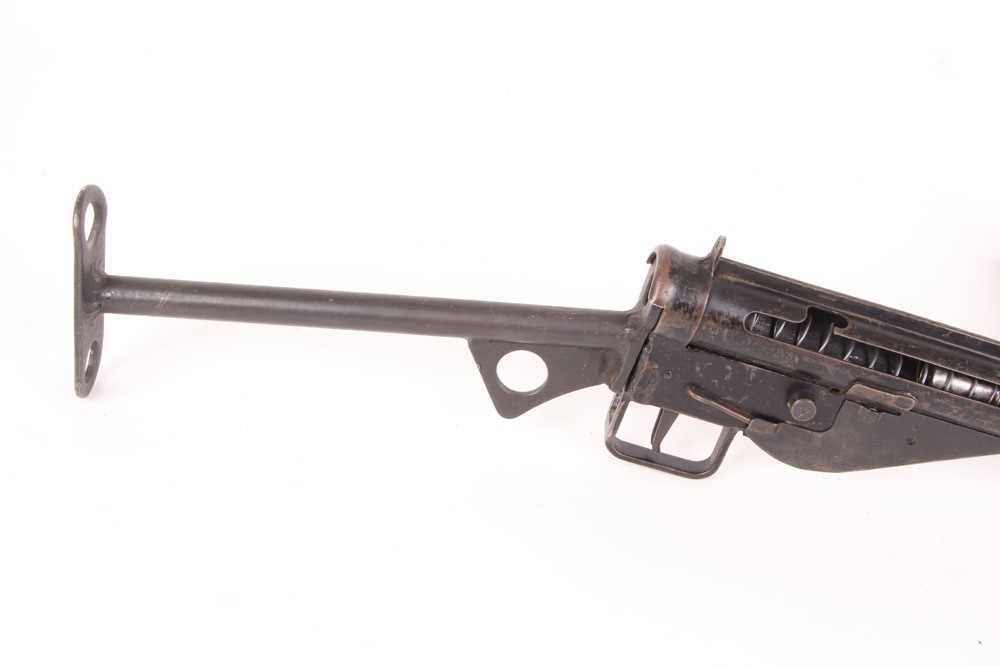 9mm Sten MC MkIII sub-machine gun, detachable shoulder stock, stick magazine, no. 58391 - - Image 2 of 7