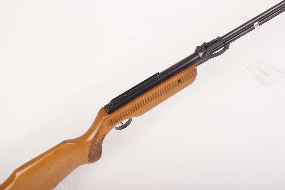 .22 Relum Tornado under lever air rifle, open sights, tap loading, scope rail, Monte Carlo stock, - Image 6 of 9