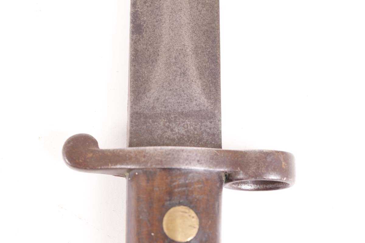 British Pattern 1888 Enfield bayonet, ordnance markings to ricasso and spine, no. 613 - Image 3 of 7