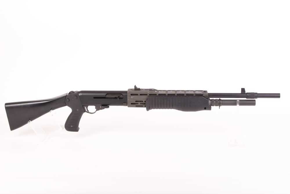 Ⓕ (S1) 12 bore Franchi SPAS-12 pump-action/semi-automatic Combat shotgun, multi-shot FAC with tube