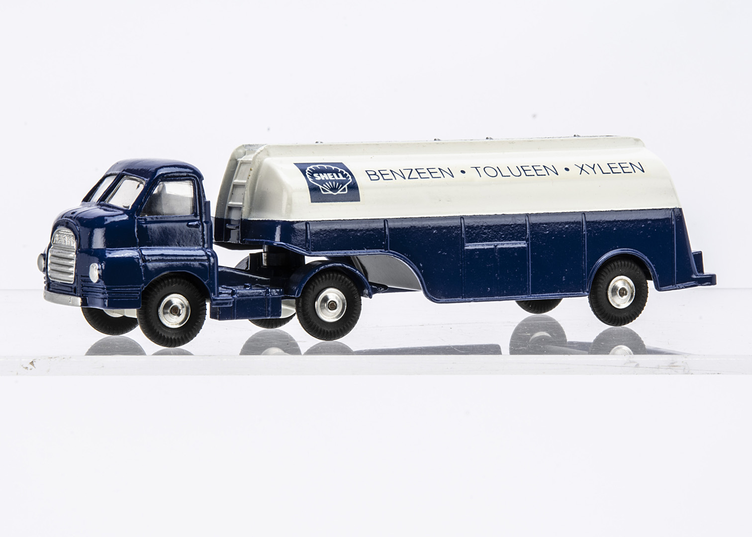 A Code 3 Corgi Major Toys 1110 Bedford 'Shell Benzeen' Petrol Tanker, finished to a high standard,