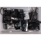 A Tray of Compact Cameras, including a Minolta AF-C, a Vivitar 35EE, a Nikon Zoom Flash 400, a Ricoh