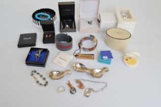 A quantity of cased silver and costume jewellery, including turquoise Thomas Sabo bracelet, French