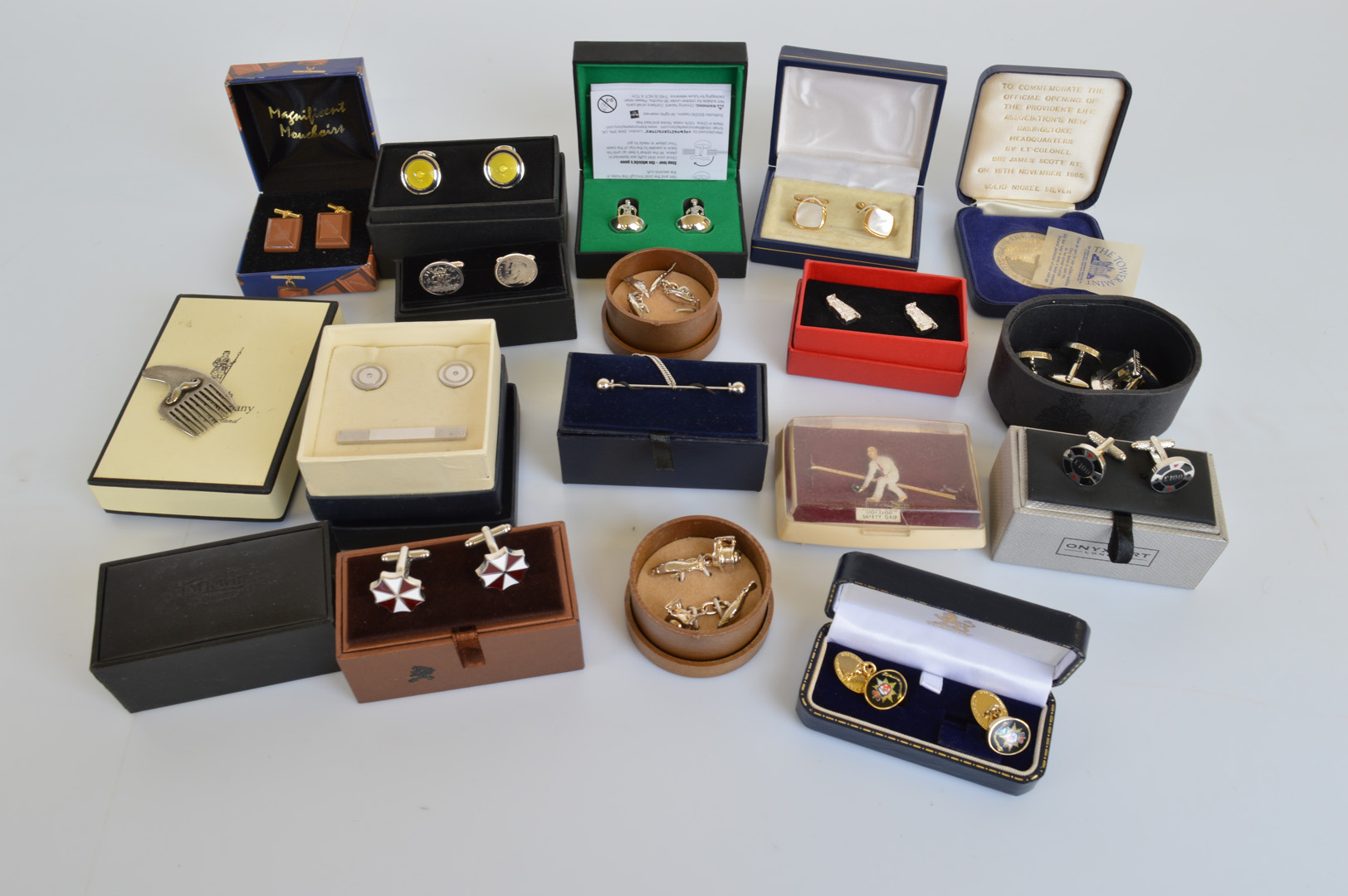 A quantity of cased gentleman's cufflinks and jewellery, including two pairs of Christopher