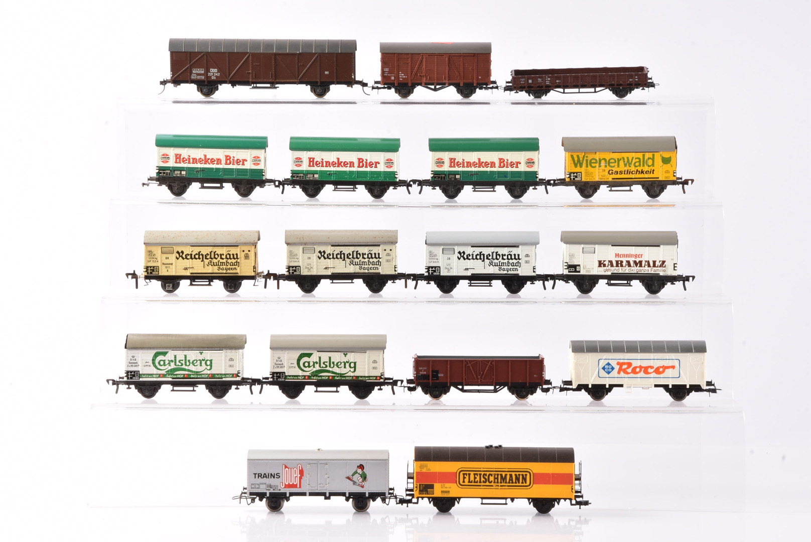 Continental HO Gauge Goods Wagons, a boxed/cased collection including tank wagons, sliding door - Image 3 of 3