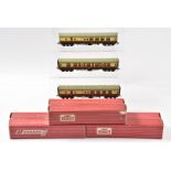 Hornby-Dublo OO Gauge 2-Super Detail BR WR Chocolate and cream Coaches including late issue