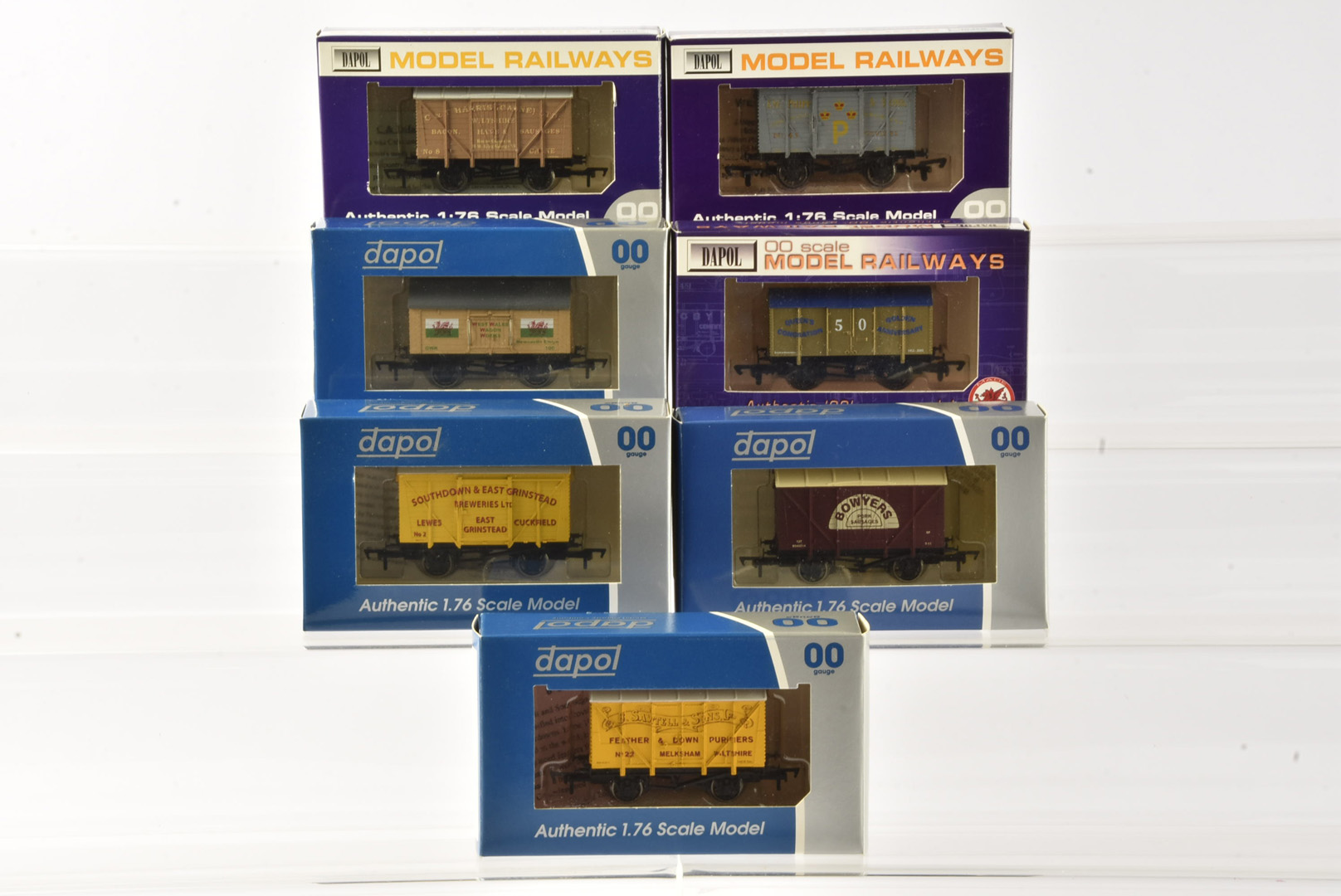 Dapol OO Gauge Limited Edition Vans, Wrenn Railways Collectors Club Bowyers 72/100 and Queen's