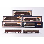 Bachmann OO Gauge BR (W) maroon Suburban Coaches, 34-627 Brake, 34-604 2nd Class (2), 34-700 and A