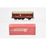 Hornby-Dublo OO Gauge 2-Super Detail 4076 BR maroon Six-Wheeled 'Stove' Passenger Brake Van, in