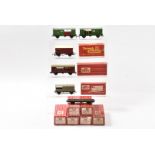 Hornby-Dublo OO Gauge 2-Rail 4315 and 4316 Horse Boxes, 4315 maroon ( 4), 4316 SR green (3, one in