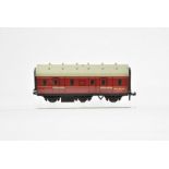 Hornby-Dublo OO Gauge 2-Super Detail 4076 BR maroon Six-Wheeled 'Stove' Passenger Brake Van,