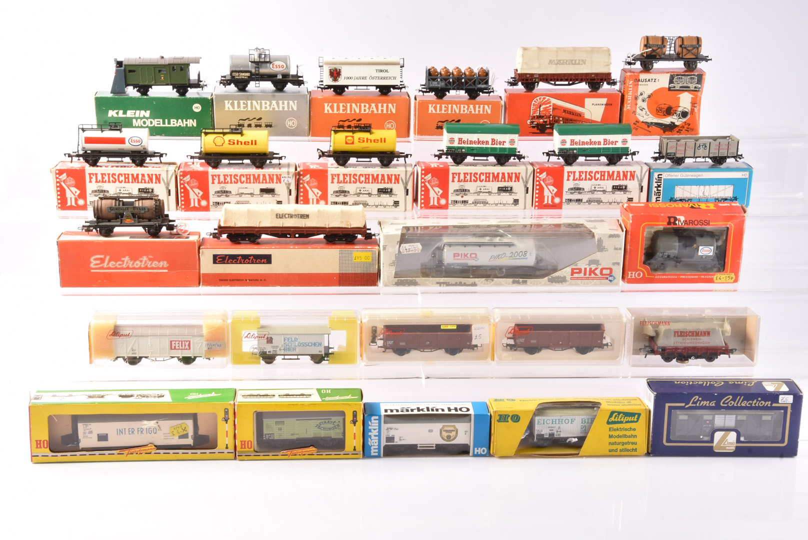 Continental HO Gauge Goods Wagons, a boxed/cased collection including tank wagons, sliding door