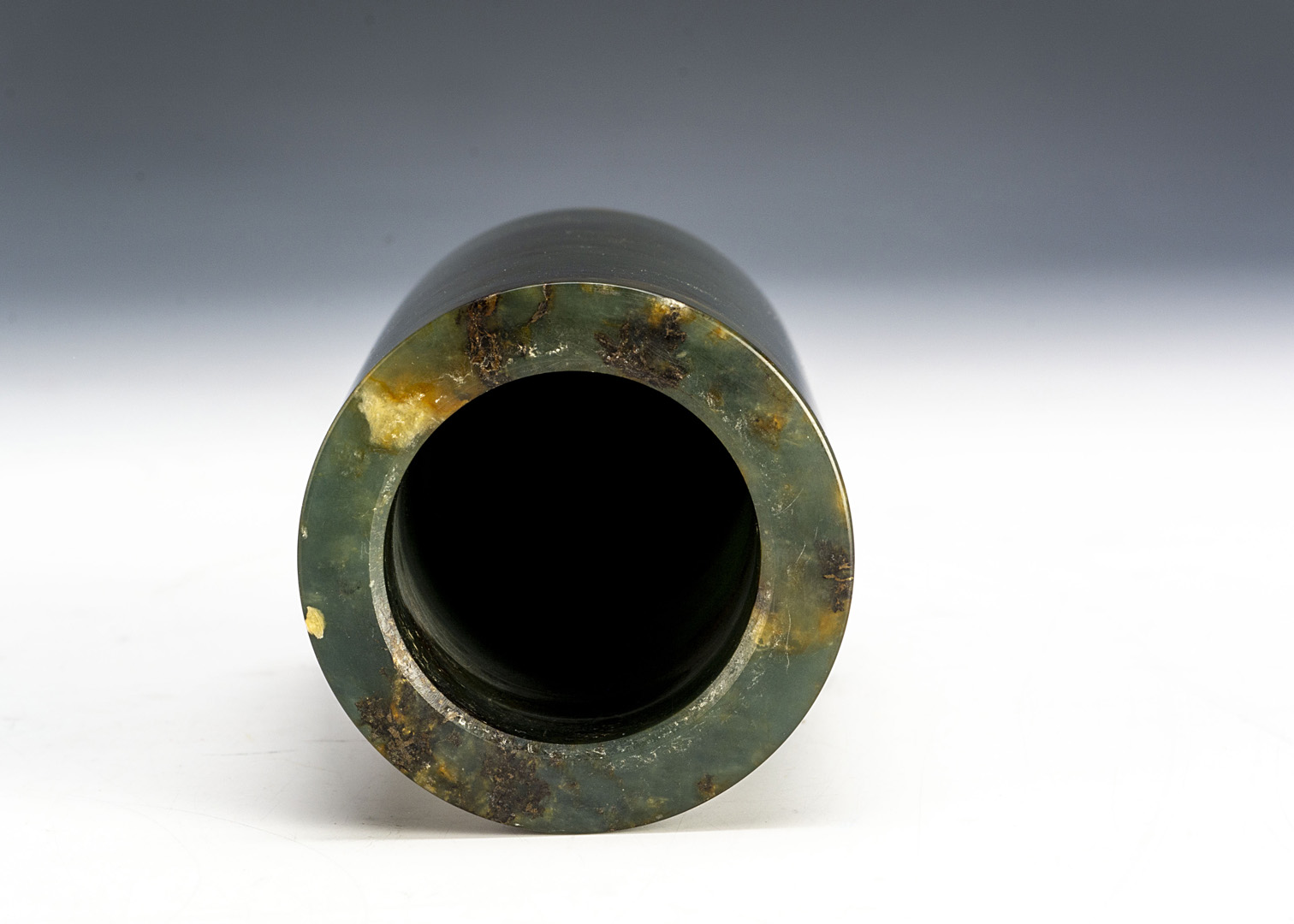 An early 20th century Nephrite Jade Chinese ink pot or small vase, with some inclusions plain - Image 3 of 3