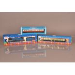 Hornby 00 Gauge Thomas Series Gordon and Coach, R383 No 4 'Gordon' and R120 Gordon Comp green and