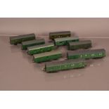 Ratio K's and Wills 00 Gauge Kitbuilt BR SR Utility Vans, including full length bogie (2), LWB 4-