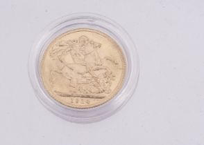 A George V gold full sovereign, dated 1914, EF