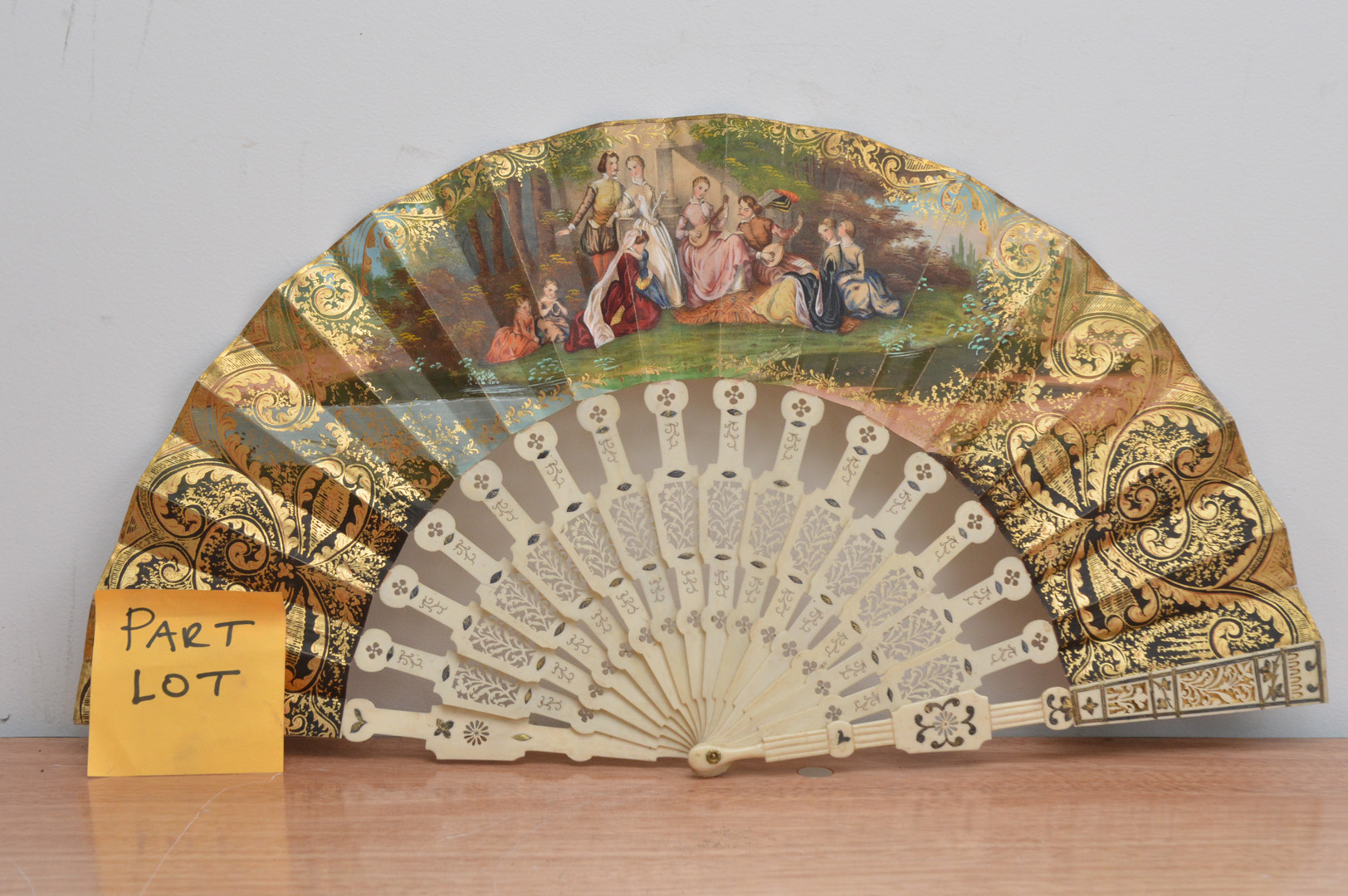 Three early 20th century fans, comprising an art deco example, with gold decoration and hand painted - Image 3 of 4