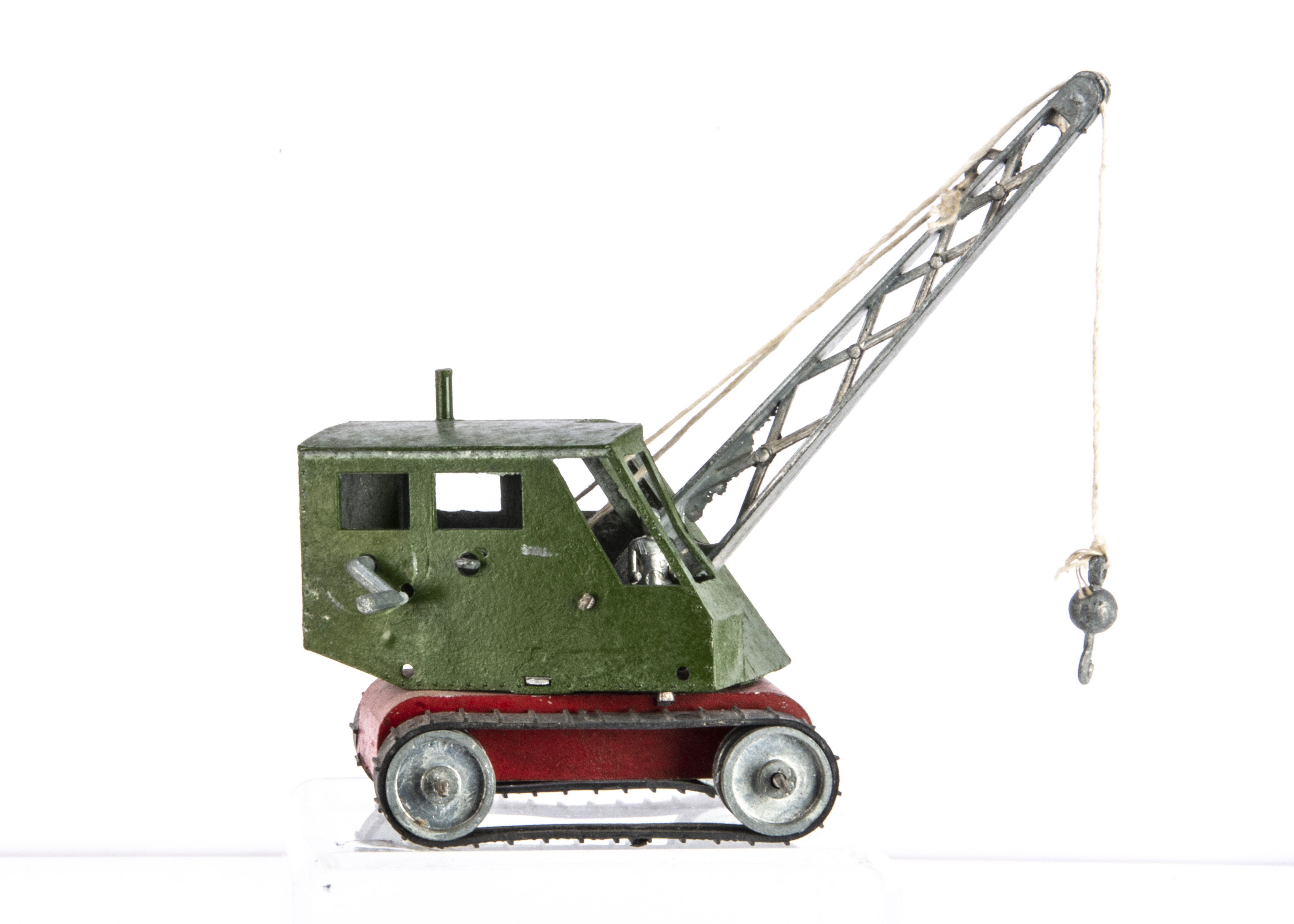 A Teeny Toy (Cleveland Toy Manufacturing) Mobile Crane, dark green cab, red base, bare metal jib, - Image 2 of 3