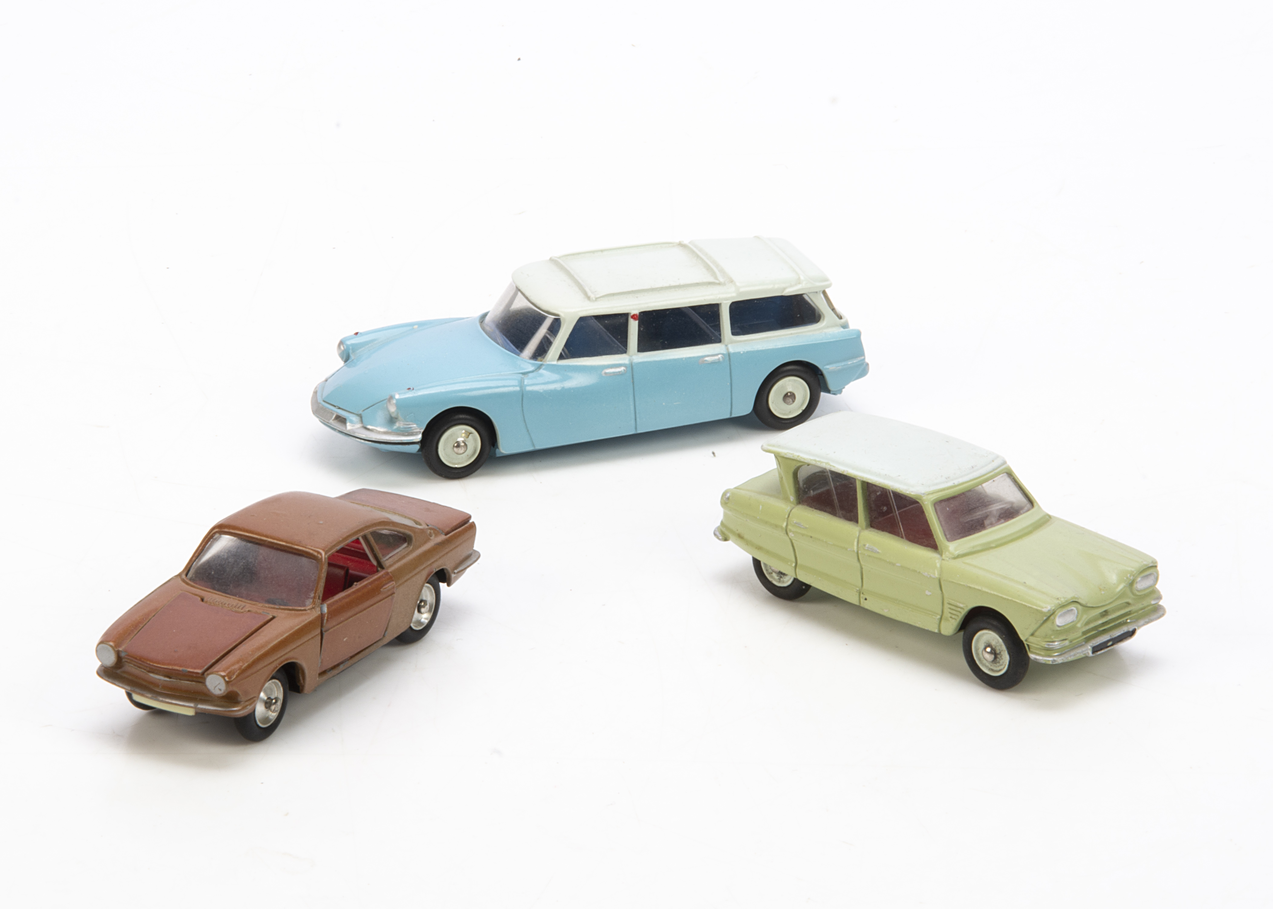 A CIJ Europarc Ref No.3/46H Peugeot 403 Break, turquoise green body