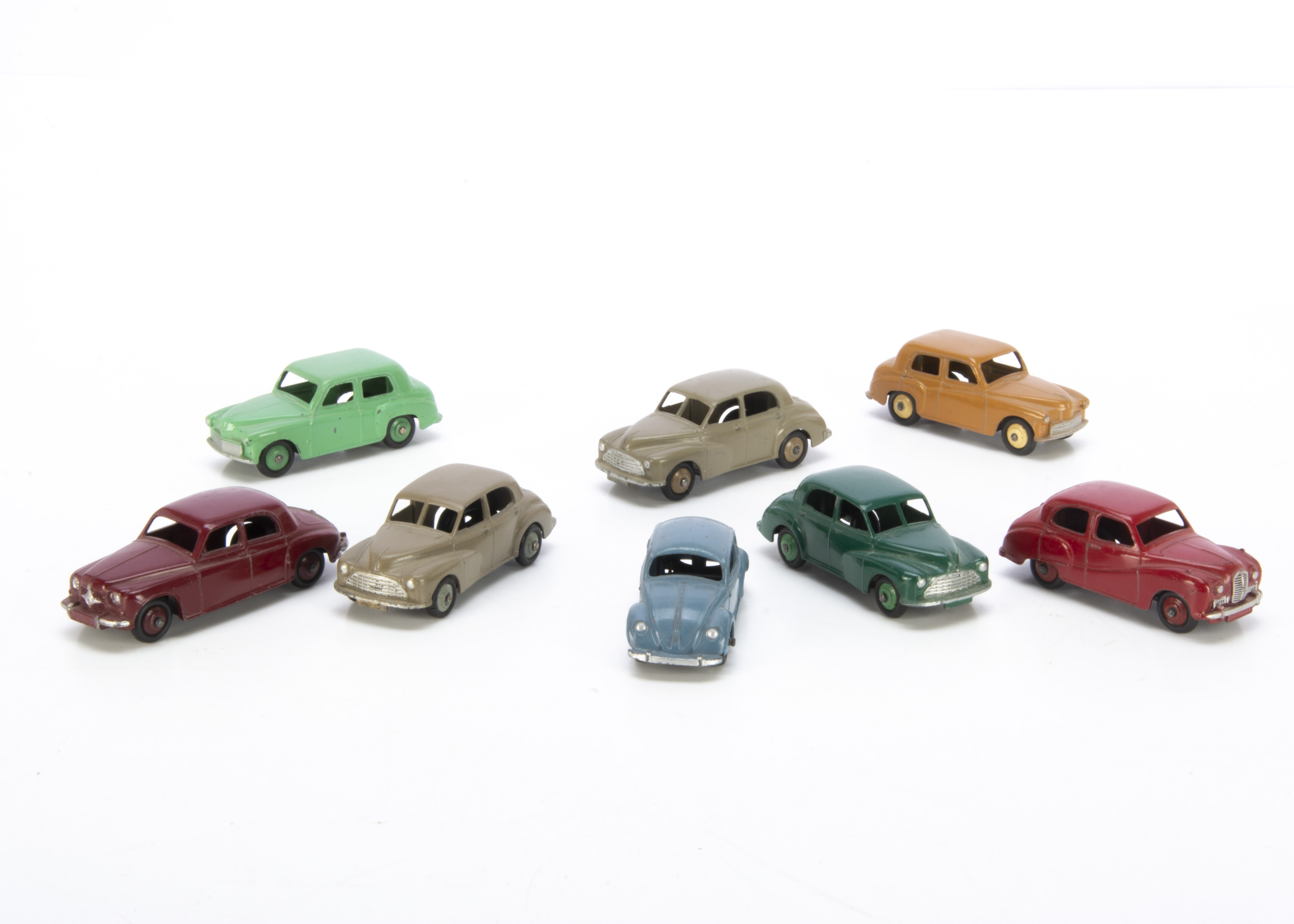 Dinky Toy Cars, 40g/159 Morris Oxford (3), first casting, stone body, light grey hubs, second