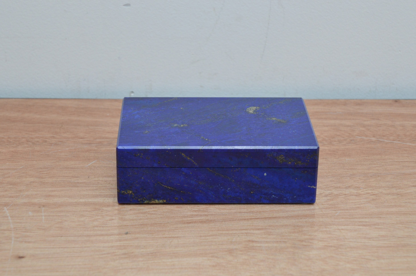 A 20th century Lapis Lazuli dressing table box, by repute purchased from Asprey, 3.5cm H x 11cm W